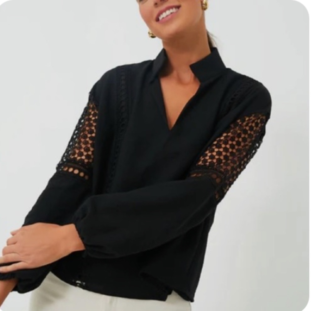 Tuckernuck Eyelet Lace Jane Blouse Black Women’s XS Long-Sleeve V-Neck